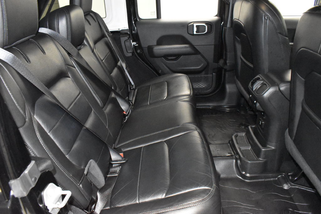 Used 2021 Jeep Wrangler Unlimited Sahara AWD/4WD image 28