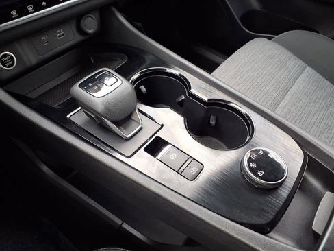 Used 2023 Nissan Rogue SV image 15