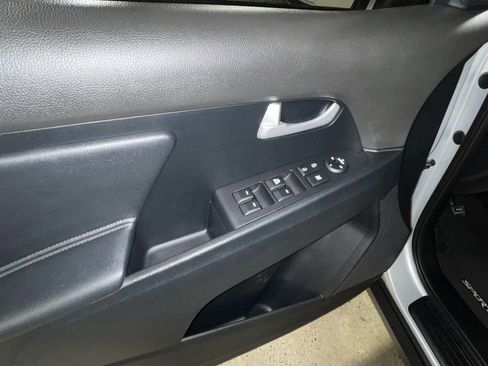 Used 2016 Kia Sportage LX image 22