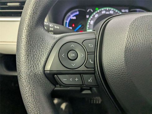 Used 2025 Toyota RAV4 XLE w/ Convenience Package image 18