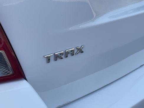 Used 2019 Chevrolet Trax LT w/ LT Convenience Package FWD image 26