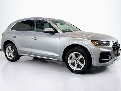 Used 2023 Audi Q5 2.0T Premium w/ Convenience Package image 3