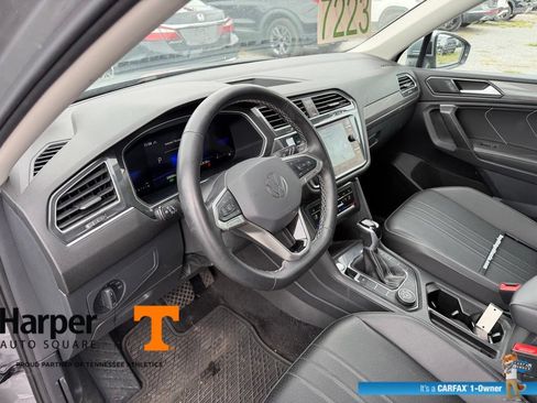 Used 2024 Volkswagen Tiguan SE w/ Panoramic Sunroof Package AWD/4WD image 14
