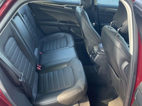 Used 2014 Ford Fusion SE w/ Equipment Group 202A image 10