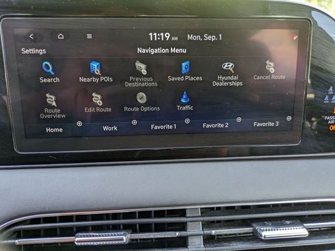 Used 2022 Hyundai Palisade Calligraphy image 17