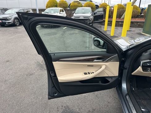 Used 2022 BMW 530i xDrive w/ Convenience Package image 31