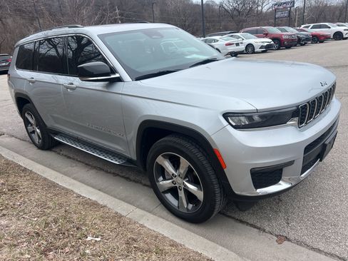 Used 2021 Jeep Grand Cherokee L Limited image 3
