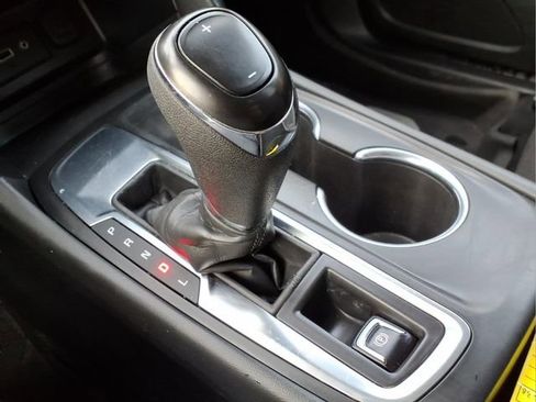 Used 2021 Chevrolet Equinox LT image 22