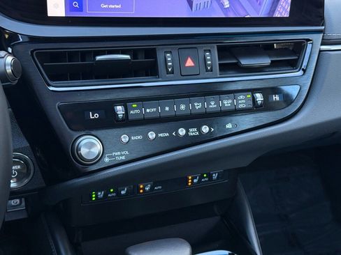 Certified 2025 Lexus ES 300h w/ Premium Package image 21