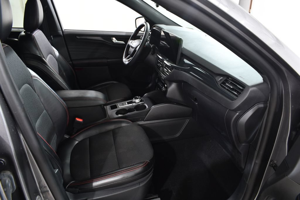Used 2024 Ford Escape ST-Line w/ Tech Pack #1 AWD/4WD image 10