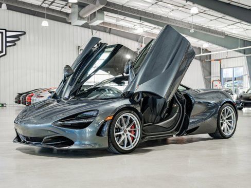 Used 2018 McLaren 720S Performance image 2