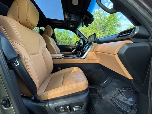 Used 2023 Lexus LX 600 4WD w/ Accessory Package (Z1) image 26