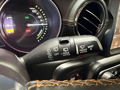 Used 2022 Jeep Wrangler Unlimited Sahara AWD/4WD image 30