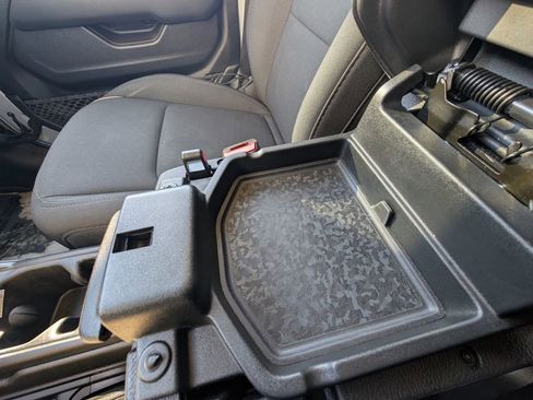 Used 2023 Jeep Wrangler Sahara image 34