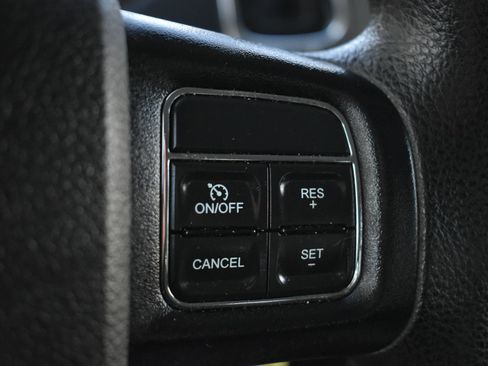 Used 2016 Dodge Grand Caravan SXT image 23