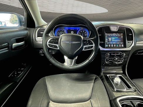 Used 2021 Chrysler 300 Touring w/ Sport Appearance Package RWD image 4