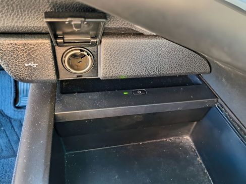 Used 2022 Toyota Camry XLE image 22