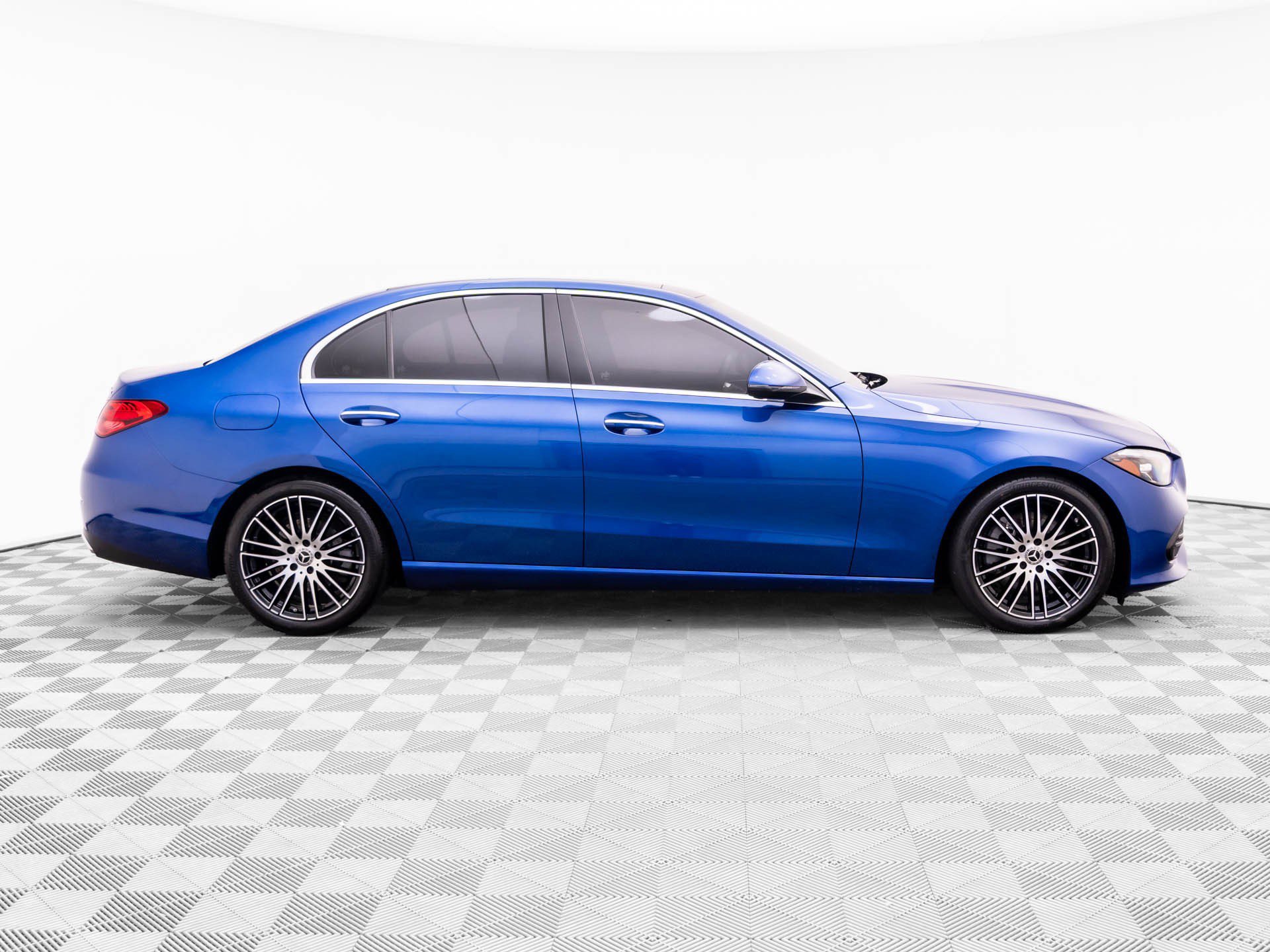 Used 2023 Mercedes-Benz C 300 4MATIC Sedan image 6
