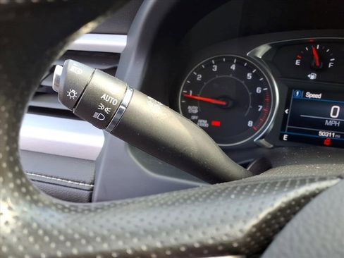 Certified 2023 GMC Acadia SLE image 18