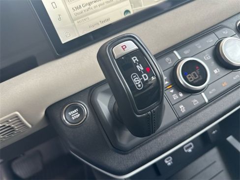 Used 2023 Land Rover Defender 110 SE image 21
