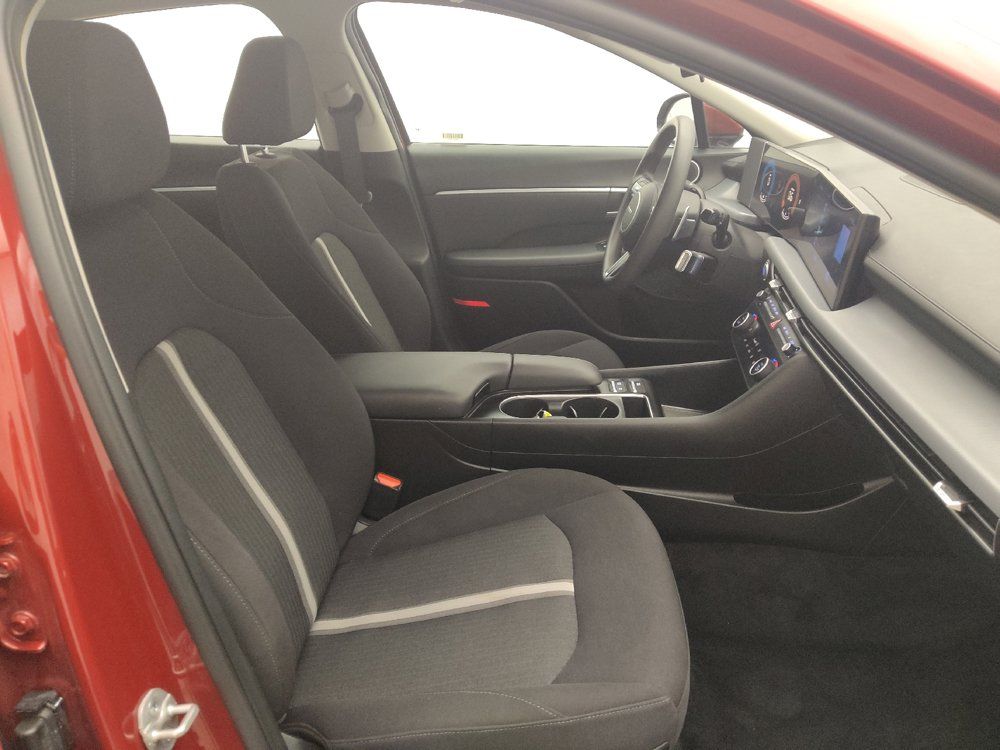 Used 2025 Hyundai Sonata SEL FWD image 21