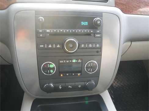 Used 2008 GMC Sierra 2500 SLT w/ Z71 Off-Road Package image 11