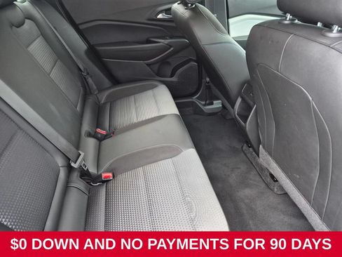 Used 2025 Chevrolet Trax LT w/ LT Convenience Package FWD image 29