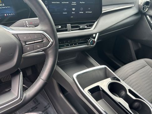 Used 2025 Chevrolet Equinox LT image 41