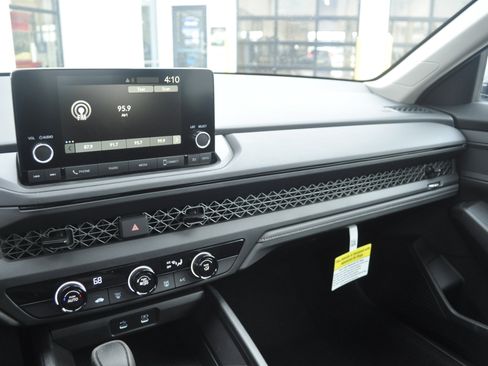 Certified 2025 Honda Accord LX image 21