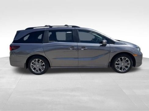 Used 2026 Honda Odyssey Touring image 6