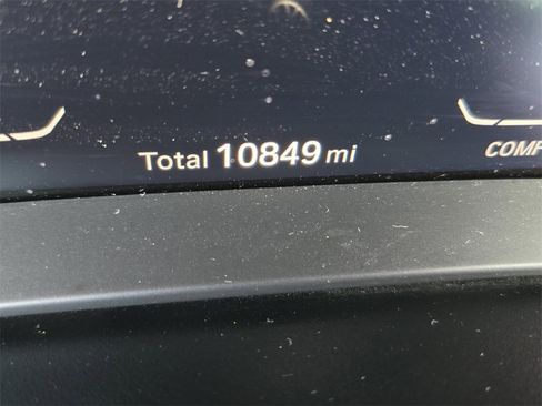 Used 2023 BMW 540i w/ M Sport Package image 28