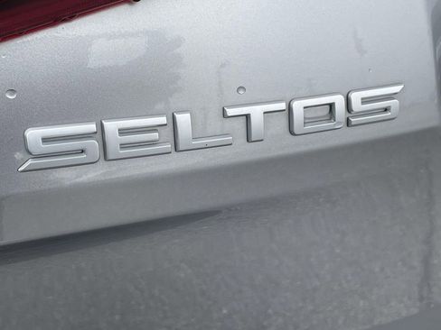 Used 2023 Kia Seltos SX image 26