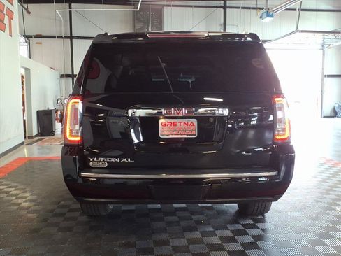Used 2019 GMC Yukon XL Denali image 5