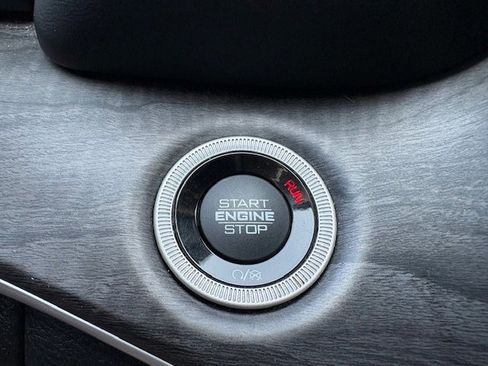 Used 2021 Jeep Grand Cherokee L Limited image 17