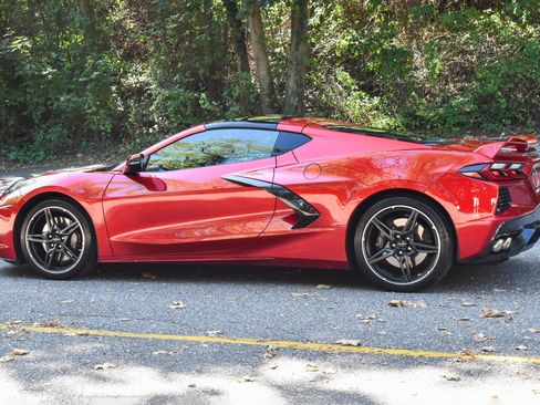 Used 2023 Chevrolet Corvette 1LT w/ Z51 Performance Package image 4