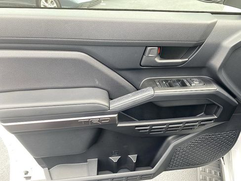 Certified 2025 Toyota 4Runner TRD Off-Road image 9