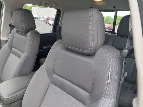 Used 2024 Nissan Frontier SV w/ Technology Package AWD/4WD image 6
