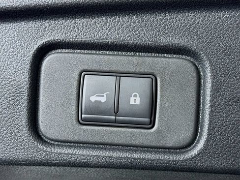 Certified 2025 Nissan Pathfinder SV AWD/4WD image 30