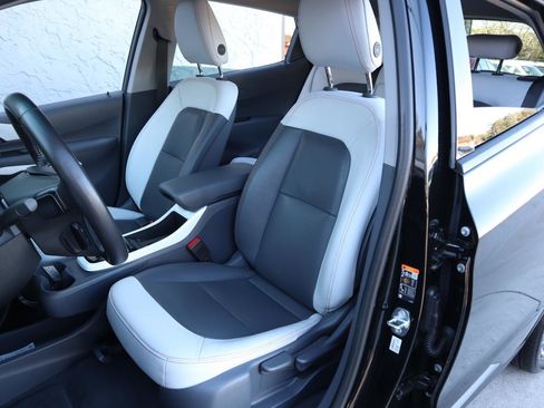 Used 2020 Chevrolet Bolt Premier w/ Infotainment Package FWD image 14
