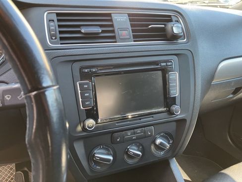 Used 2015 Volkswagen Jetta SE image 11