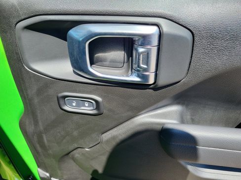 New 2025 Jeep Gladiator Willys image 16