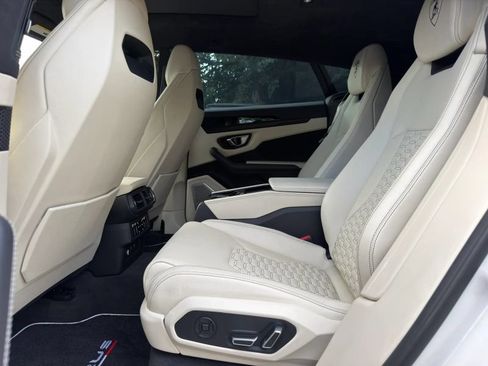 Used 2022 Lamborghini Urus AWD/4WD image 6