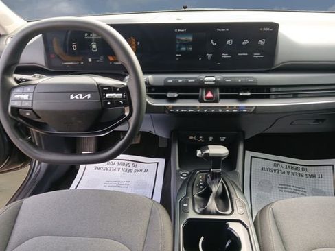 Used 2025 Kia K4 LXS image 10