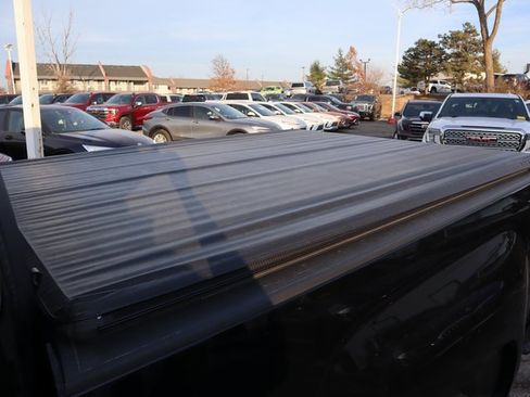 Used 2022 GMC Canyon Denali image 9