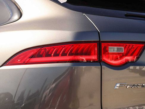 Used 2020 Jaguar F-PACE Premium AWD/4WD image 12