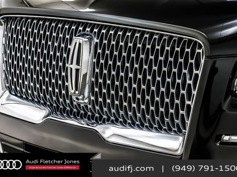 Used 2024 Lincoln Navigator Reserve image 13