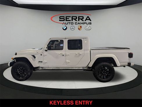 Used 2021 Jeep Gladiator Overland image 6