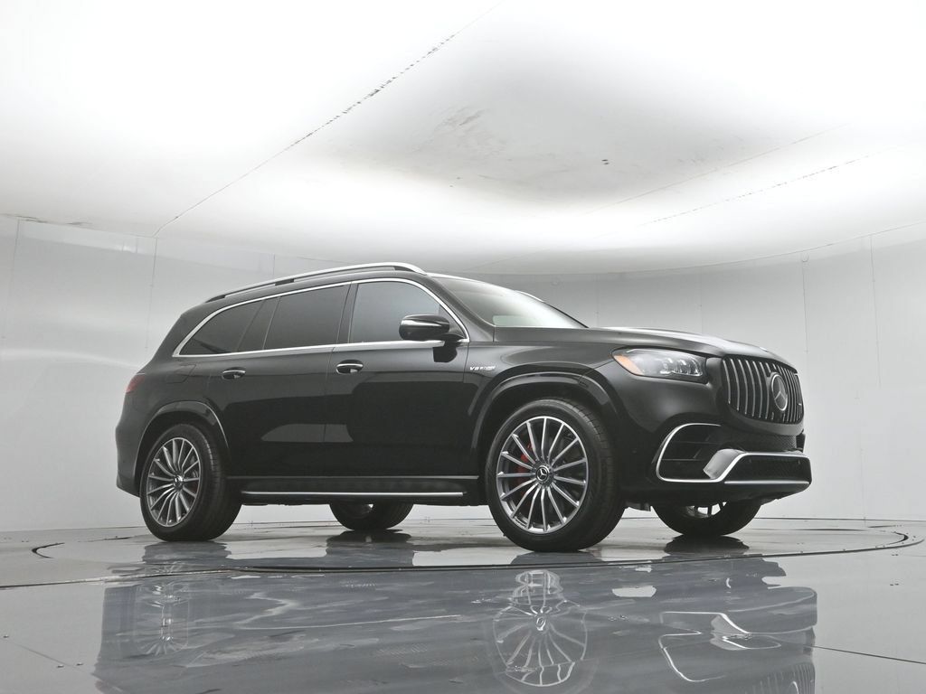 Used 2025 Mercedes-Benz GLS 63 AMG 4MATIC image 2