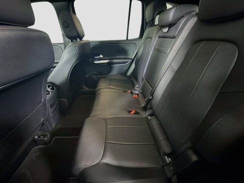 Used 2025 Mercedes-Benz GLB 250 image 27