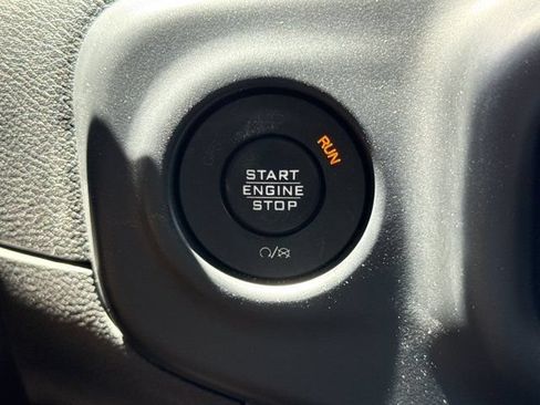 Used 2019 Jeep Wrangler Unlimited Rubicon w/ Dual Top Group AWD/4WD image 21